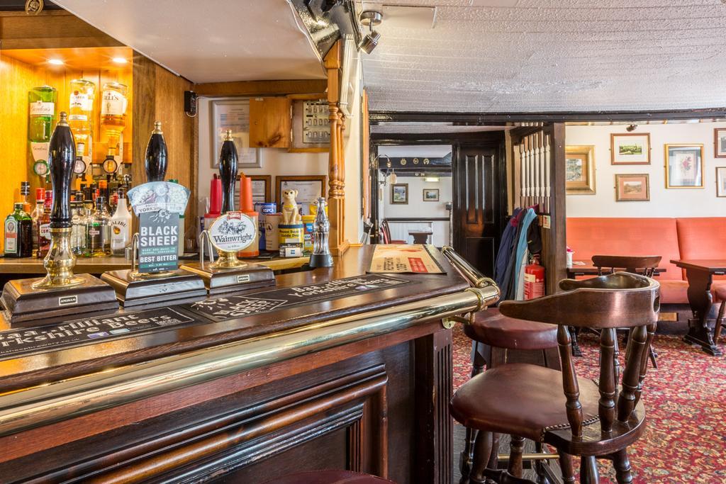 The Cross Keys Inn Tebay  Eksteriør billede